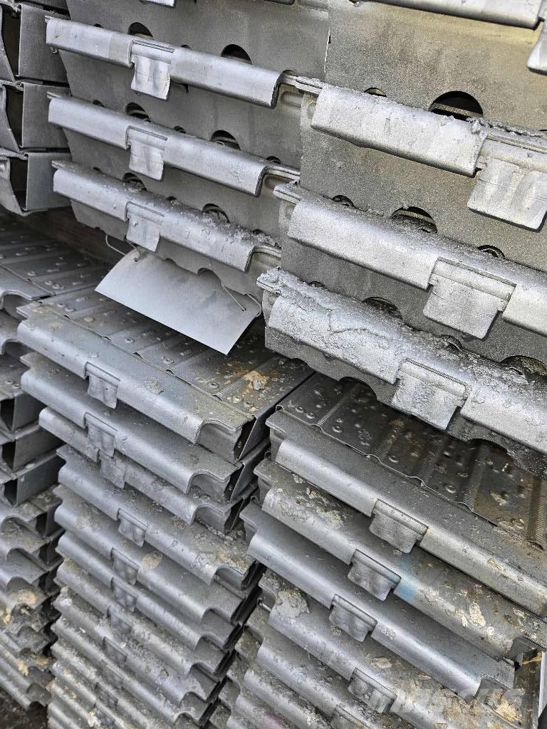 Peri UP T72 발판 장비