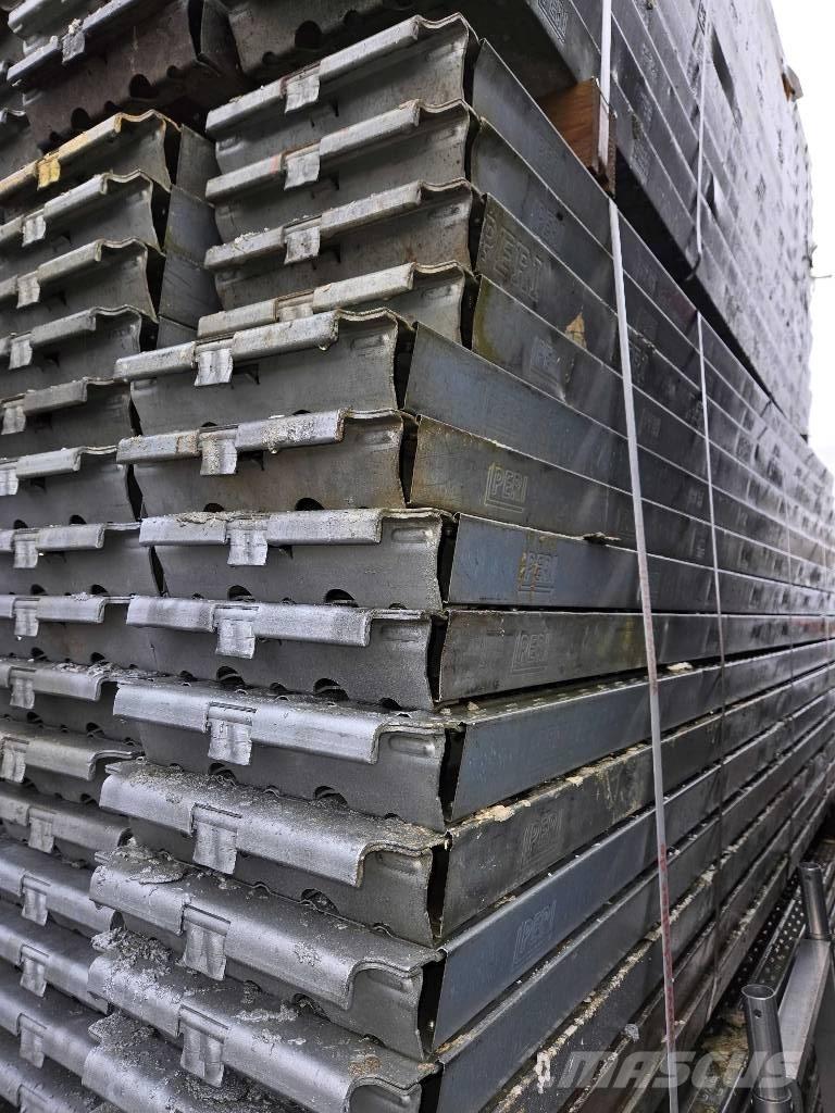 Peri UP T72 발판 장비