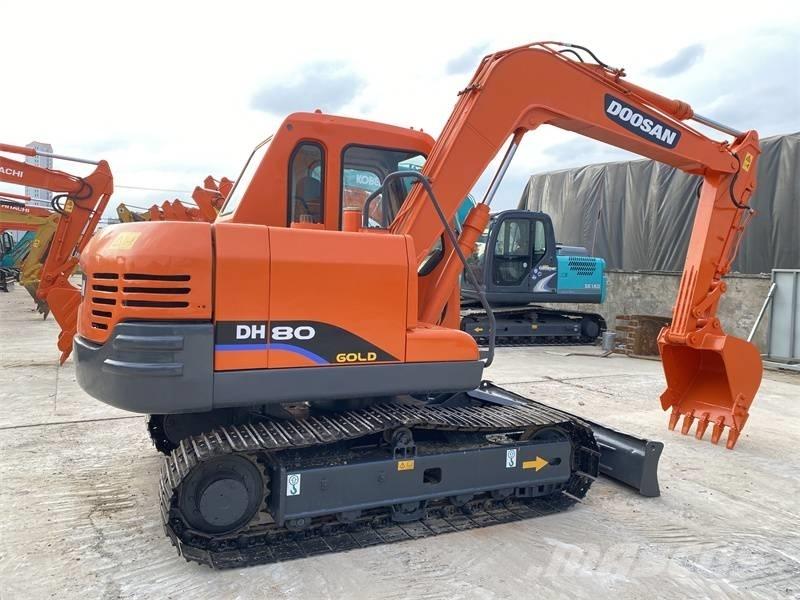 Doosan DH 80 대형 굴삭기 29톤 이상