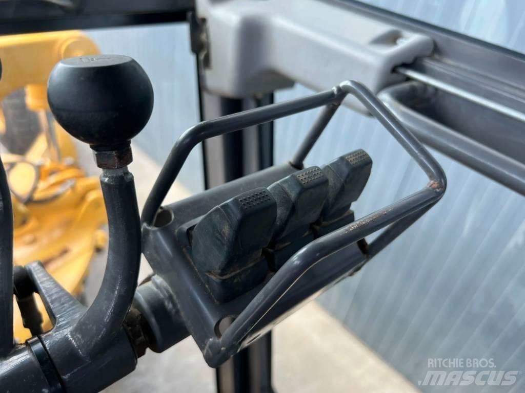 Volvo G946 그레이더