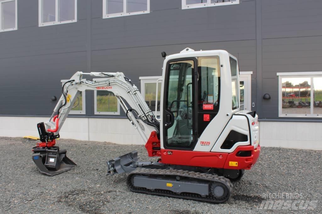 Takeuchi TB 225 소형 굴삭기 7톤 미만