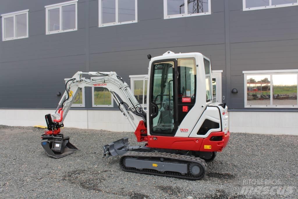 Takeuchi TB 225 소형 굴삭기 7톤 미만