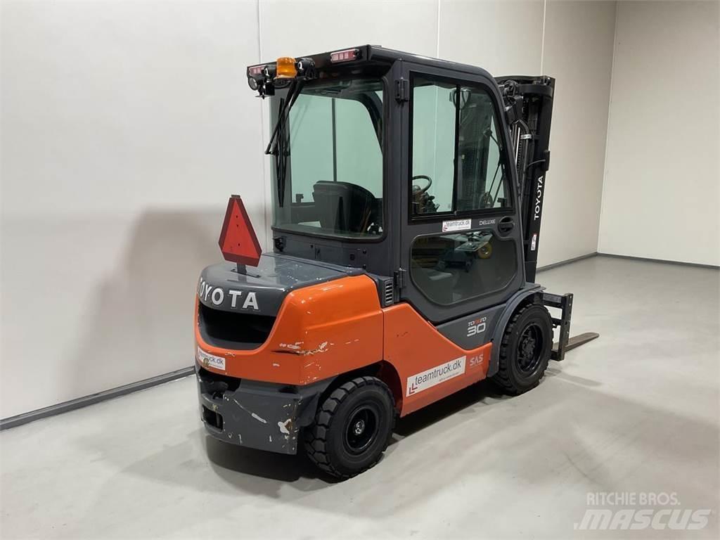 Toyota 52-8FDF30 디젤 지게차