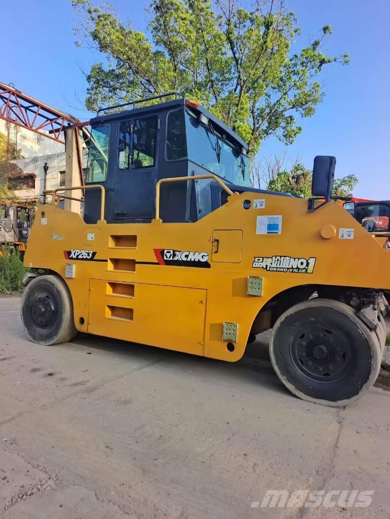 XCMG XP 263 공기 타이어 롤러