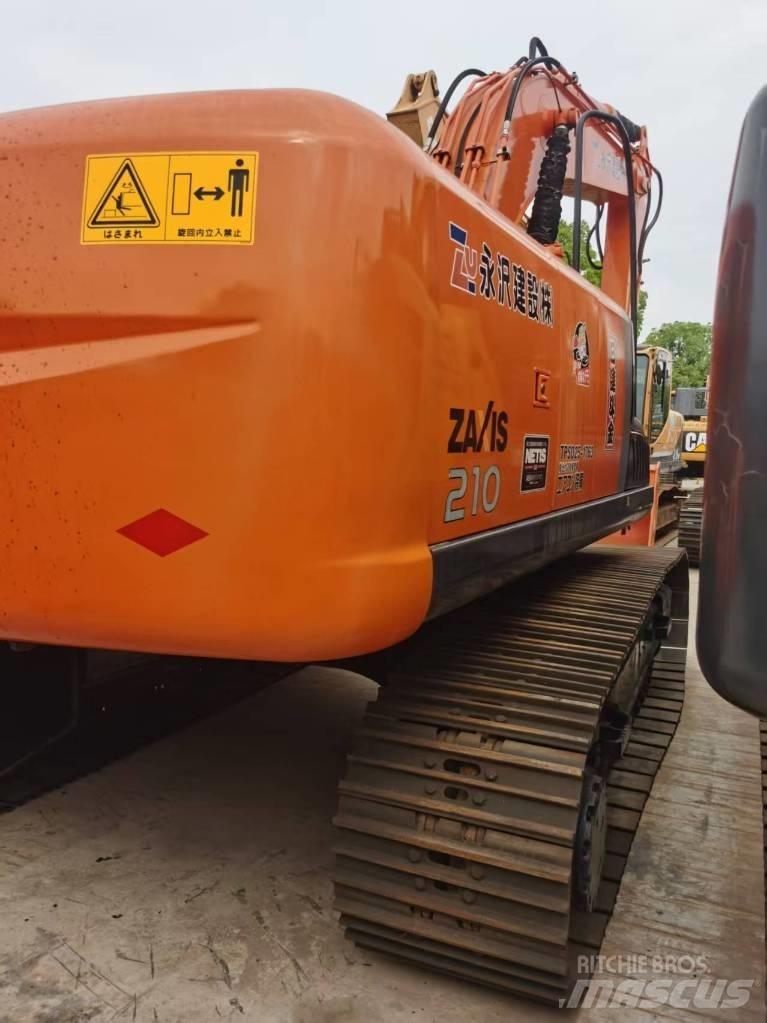 Hitachi ZX 210 대형 굴삭기 29톤 이상