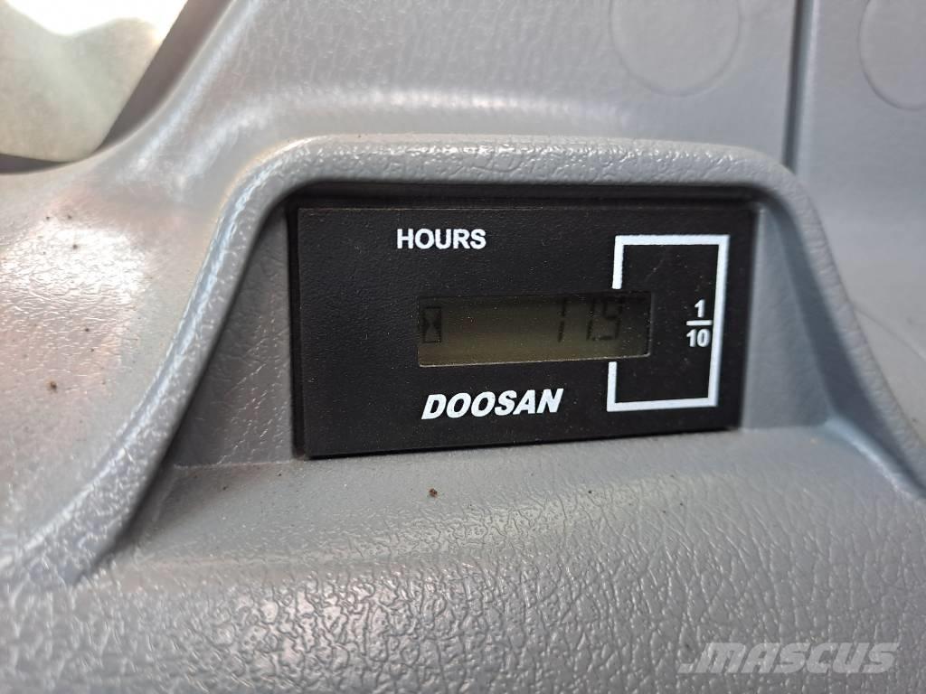 Doosan DX530LC-7M 대형 굴삭기 29톤 이상