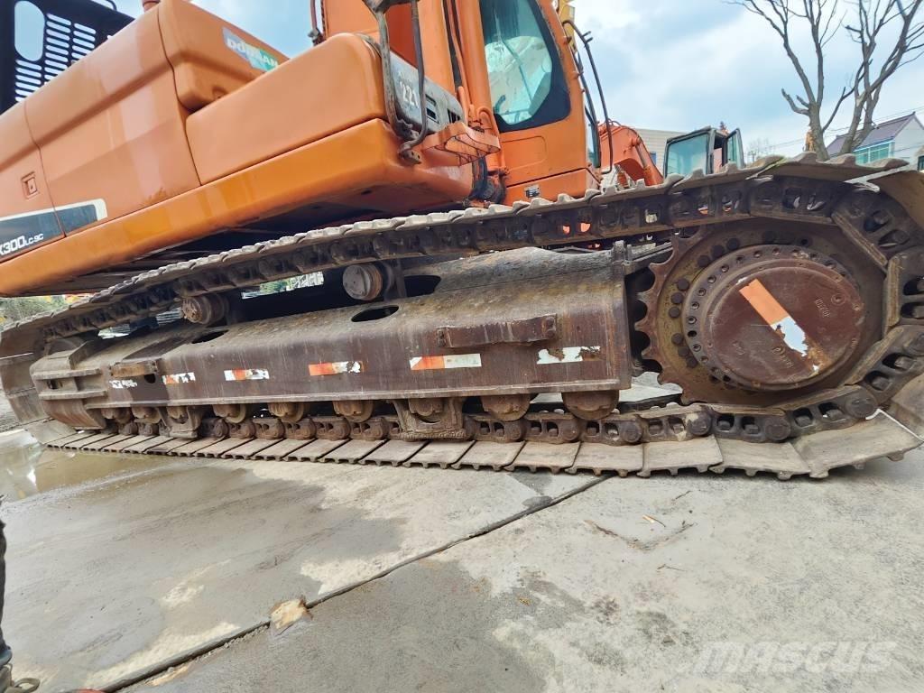 Doosan DX 300 LC 대형 굴삭기 29톤 이상