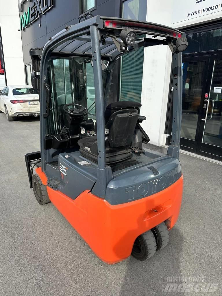 Toyota 8FBE20T 전동 지게차