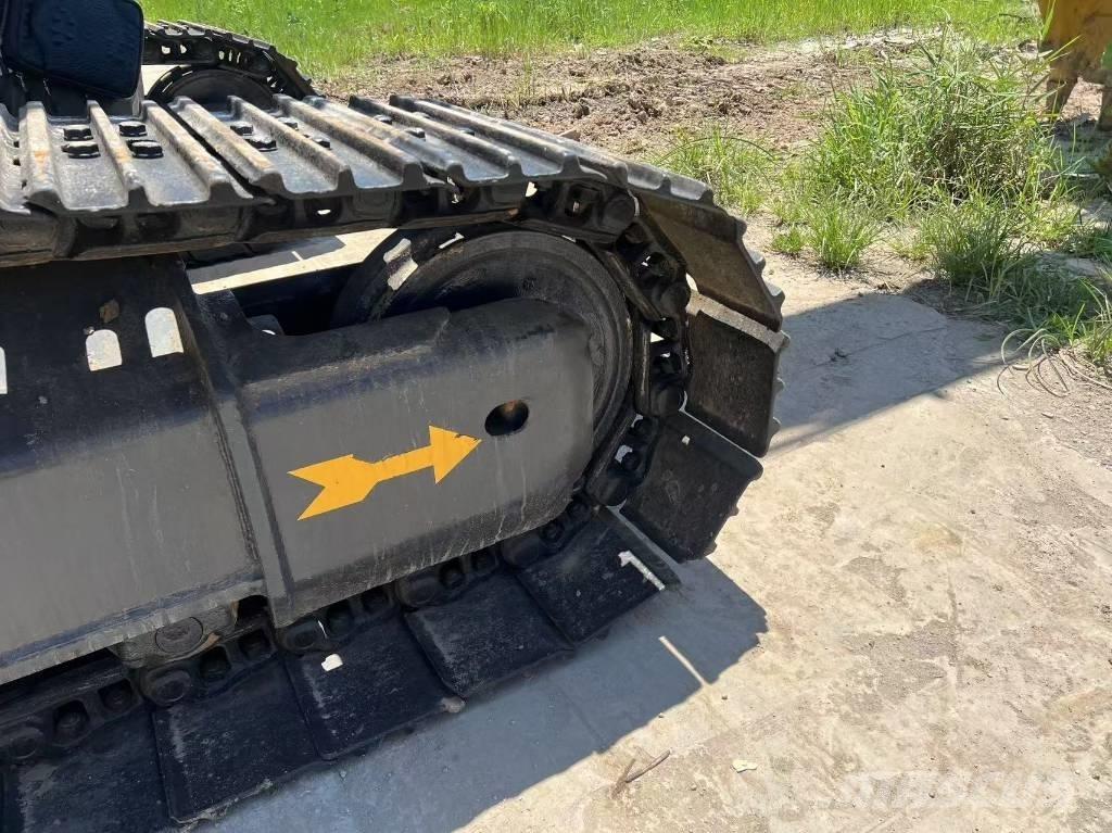 Komatsu PC 220 대형 굴삭기 29톤 이상
