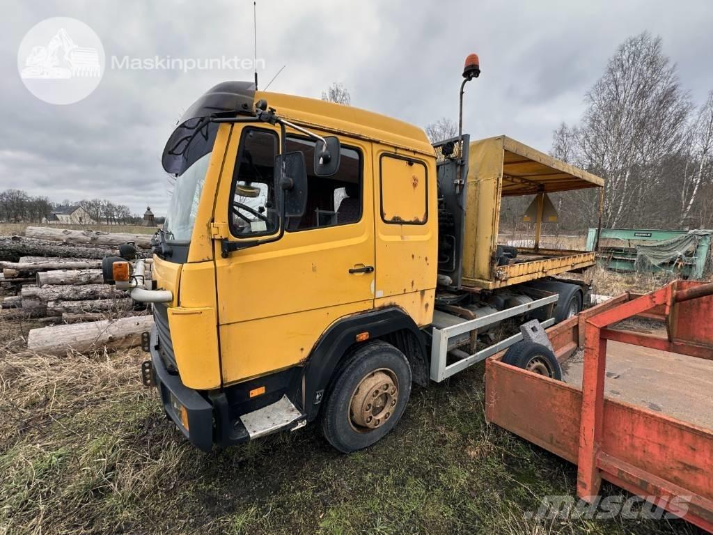 Mercedes-Benz 1117 L 훅 리프트 트럭