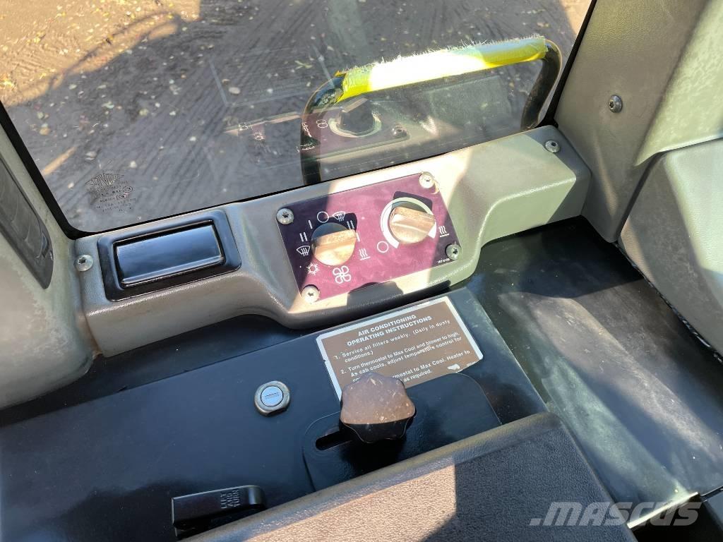 CAT 953 C 궤도식 로우더