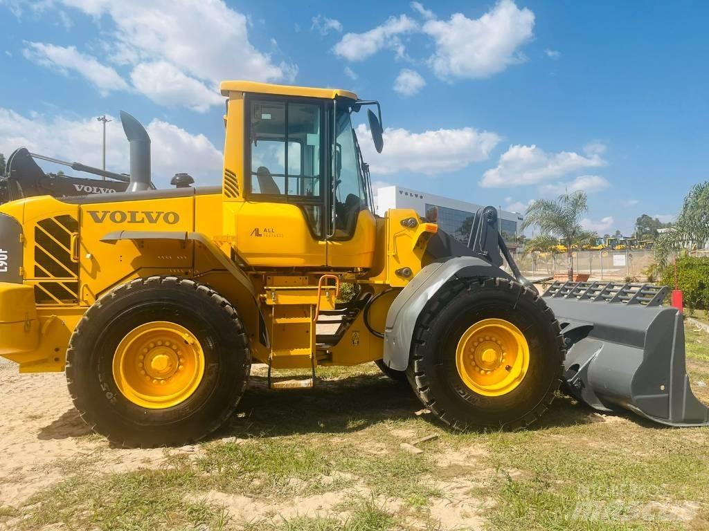 Volvo L 90 F  휠로우더