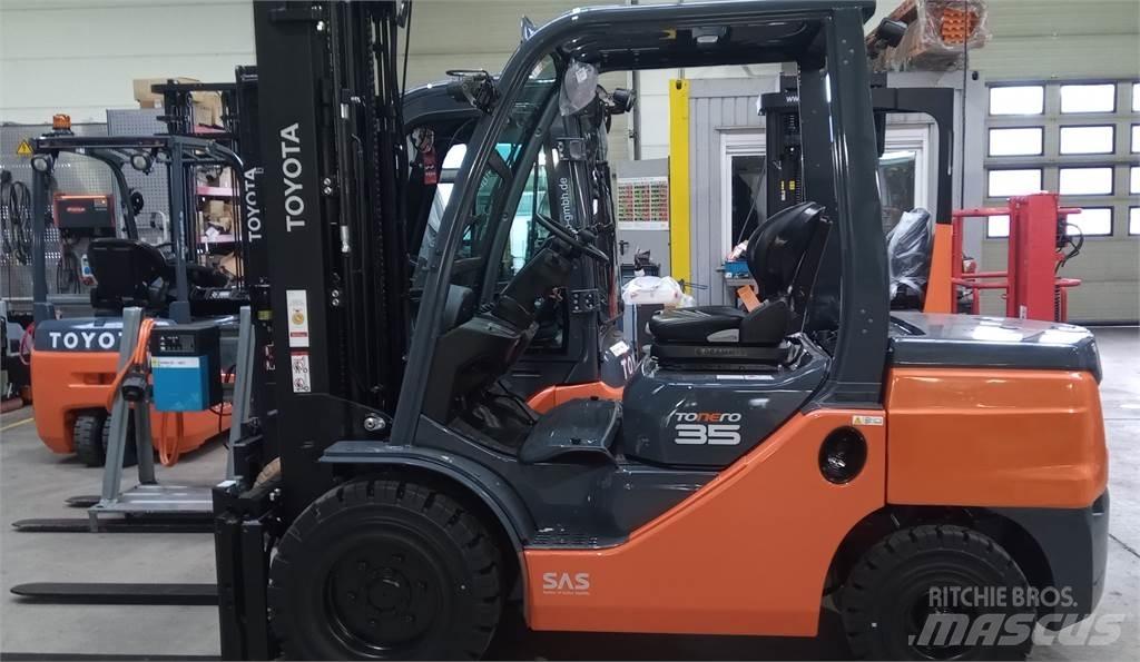Toyota 52-8FDJF35 디젤 지게차