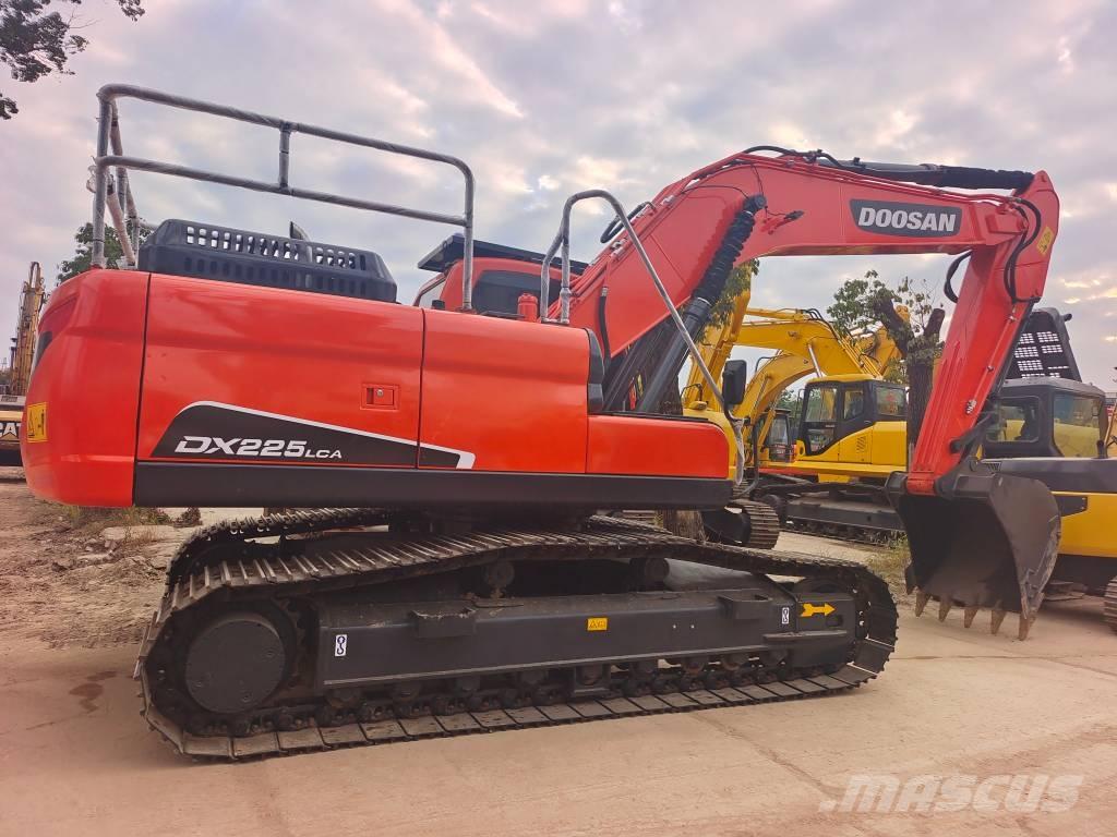 Doosan DX 225 LC 대형 굴삭기 29톤 이상