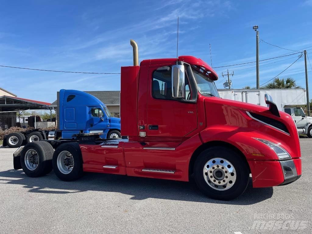 Volvo VNL64T300 트랙터 유닛