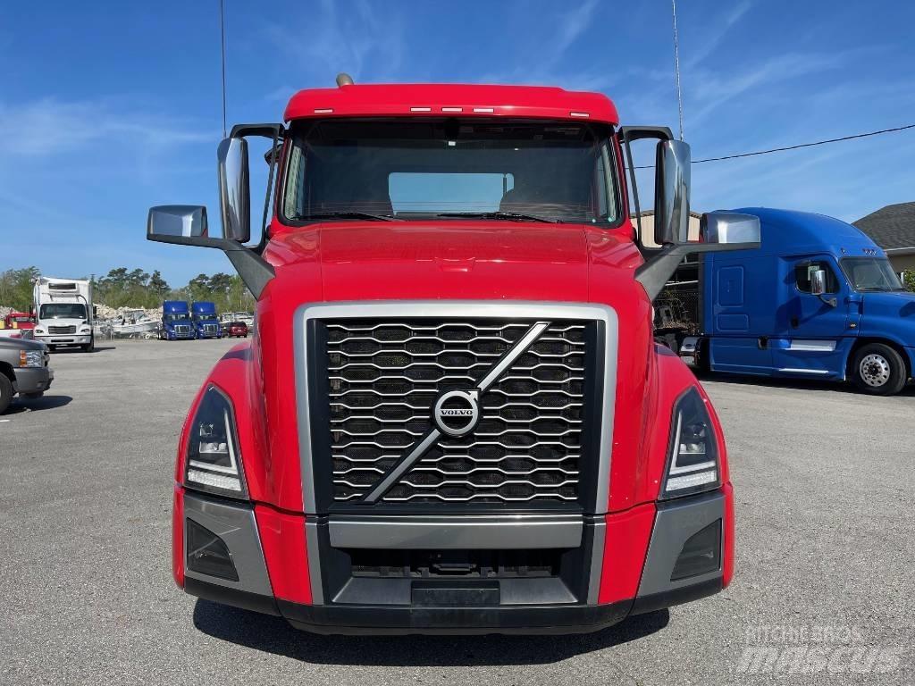 Volvo VNL64T300 트랙터 유닛