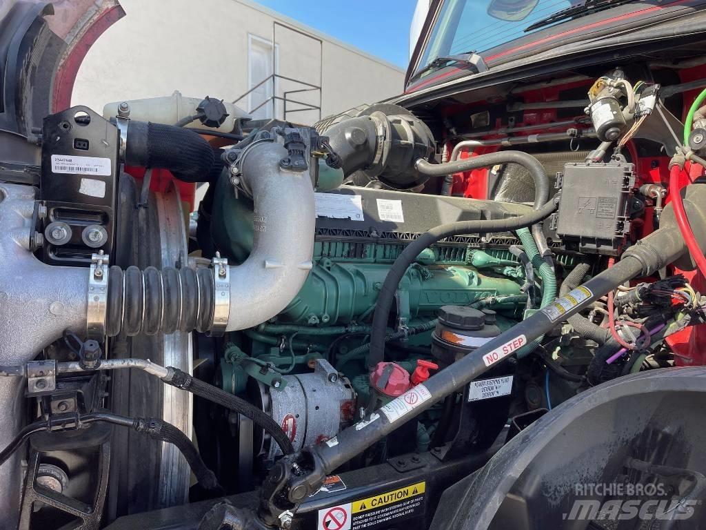 Volvo VNL64T300 트랙터 유닛