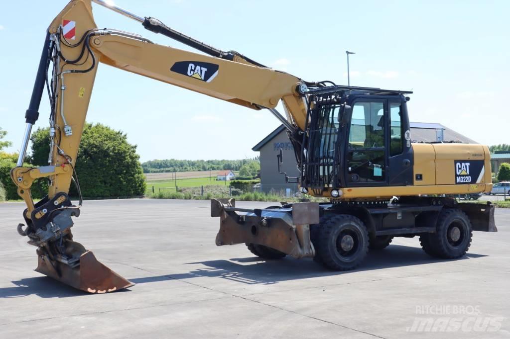 CAT M 322 D  휠 굴삭기