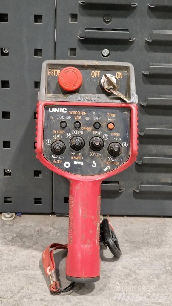 Unic URW-506 미니 크레인