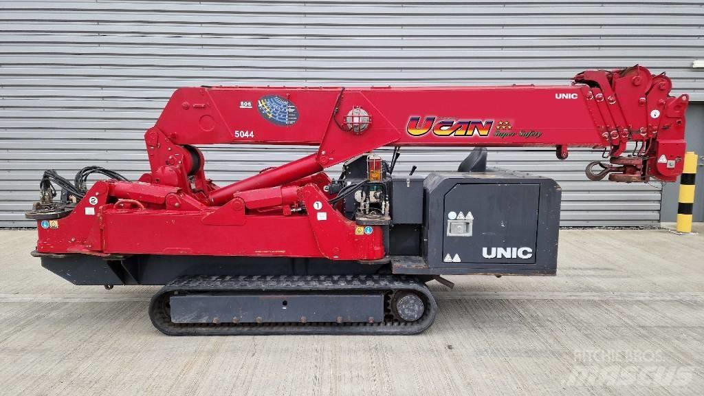 Unic URW-506 미니 크레인