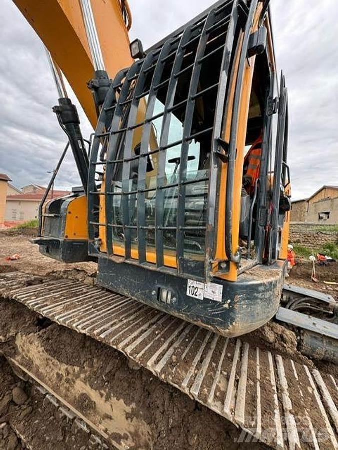 Hyundai HX235 LCR 특수 굴삭기