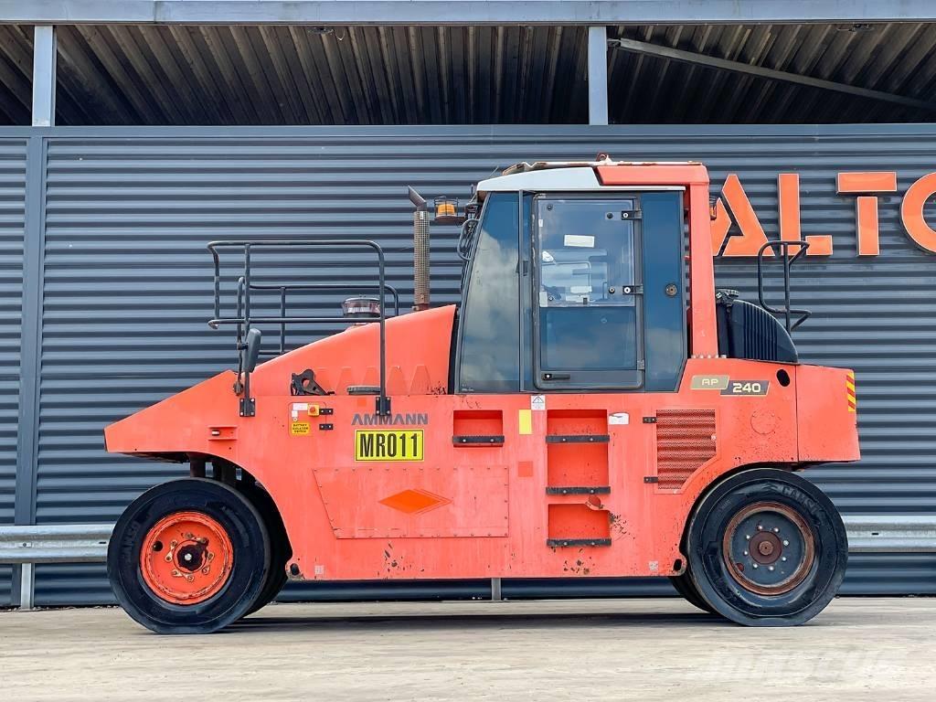 Ammann AP 240 공기 타이어 롤러