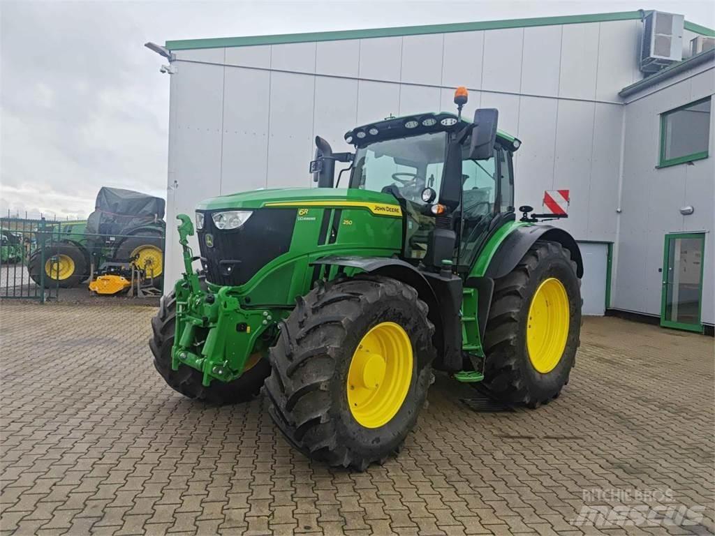 John Deere 6R 250 트랙터