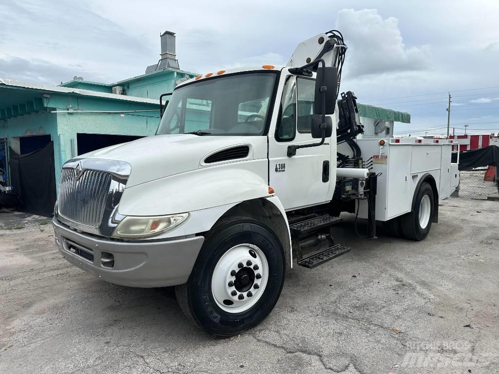 International 4300 기타 트럭