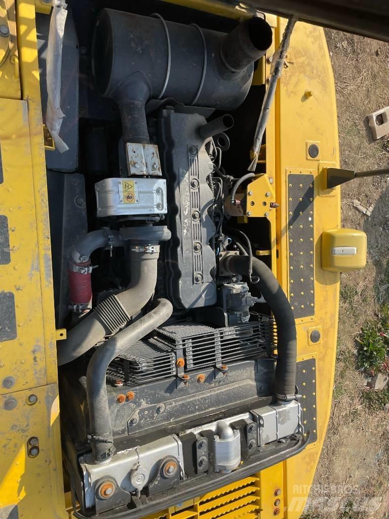 Komatsu 210 대형 굴삭기 29톤 이상