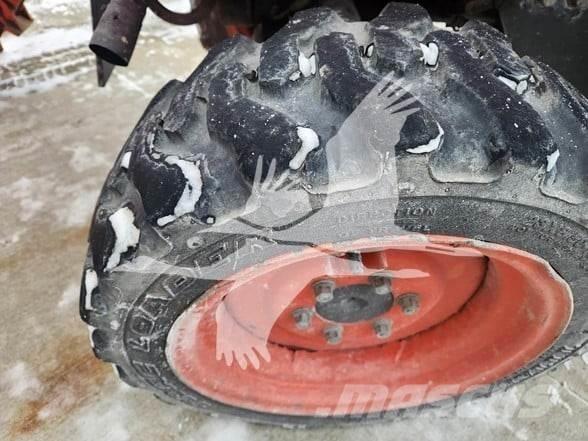 Kubota B26 백호로더