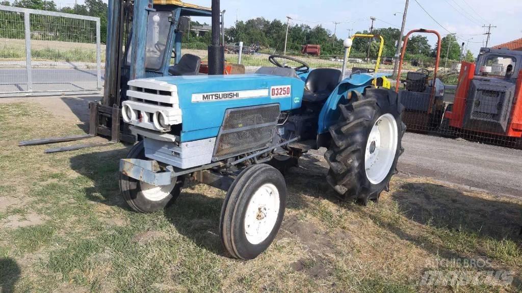 Mitsubishi 3250 트랙터