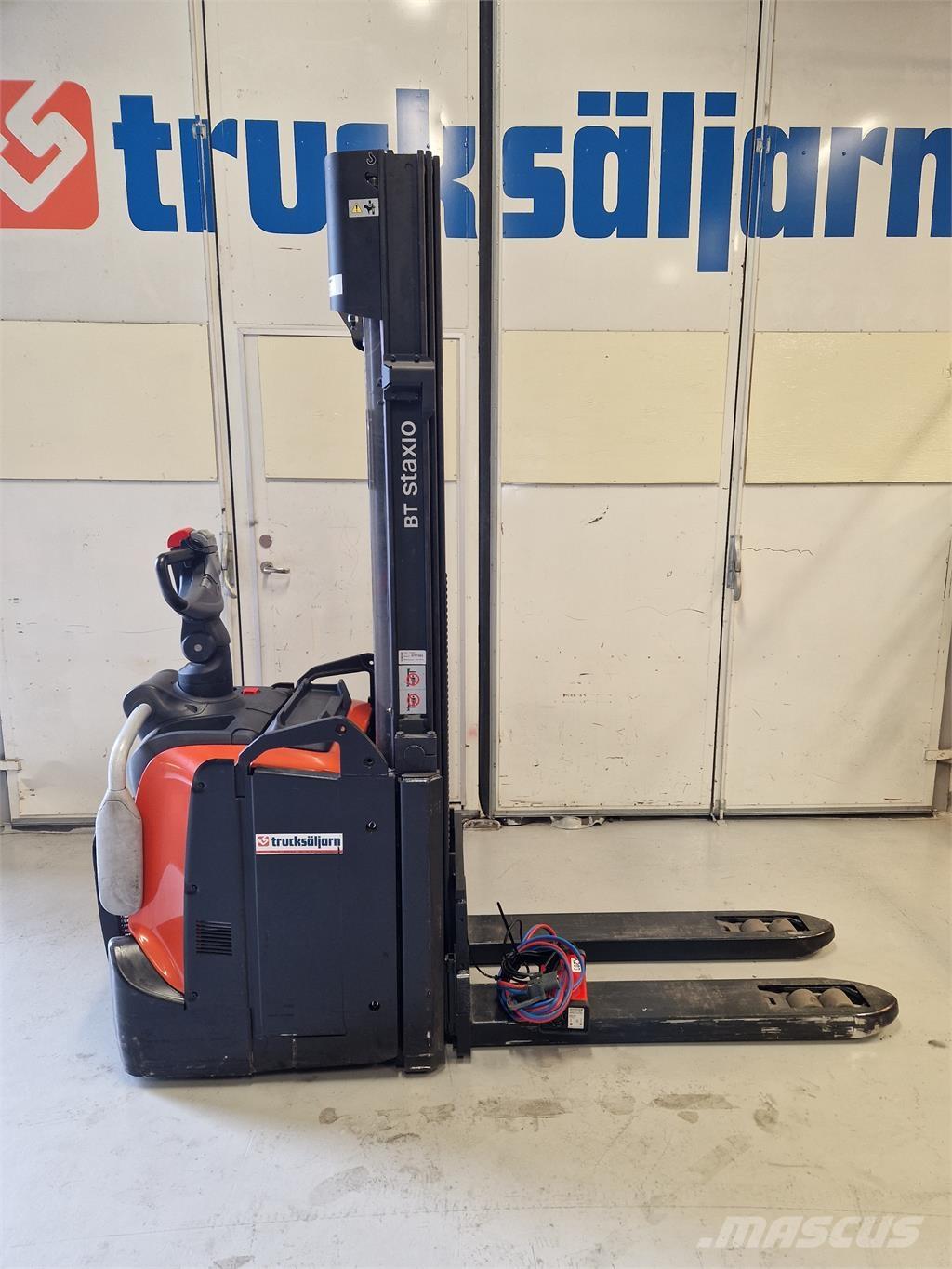 Toyota SPE120L 보행식 리치 지게차