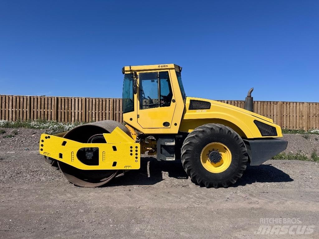 Bomag BW 213 D H-4 싱글 드럼 롤러