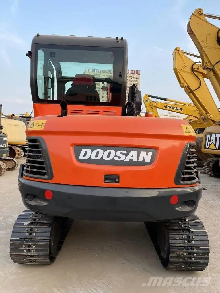 Doosan DX60-9C 소형 굴삭기 7톤 미만