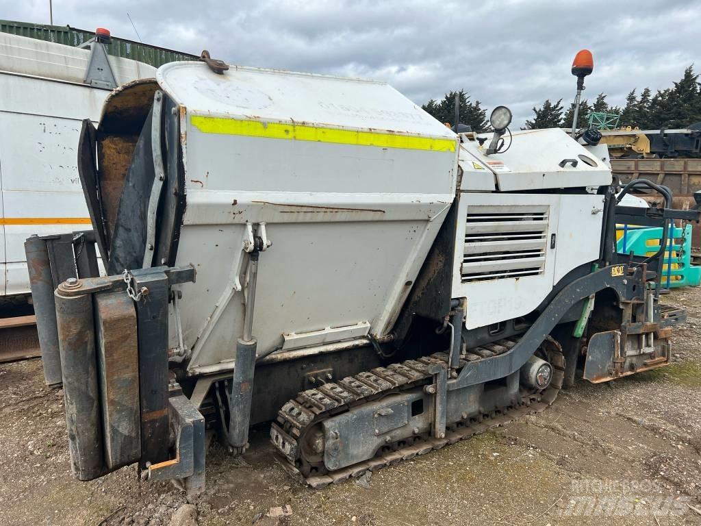 Bomag BF 223 C 아스팔트 포장장비