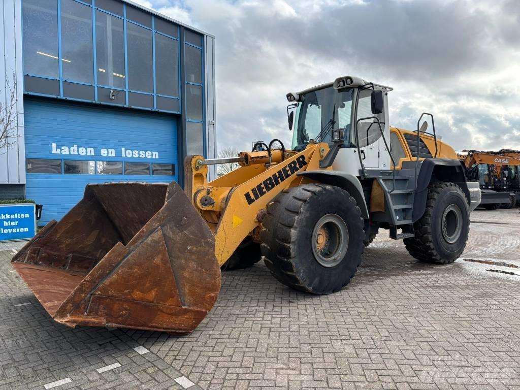 Liebherr L 566  휠로우더