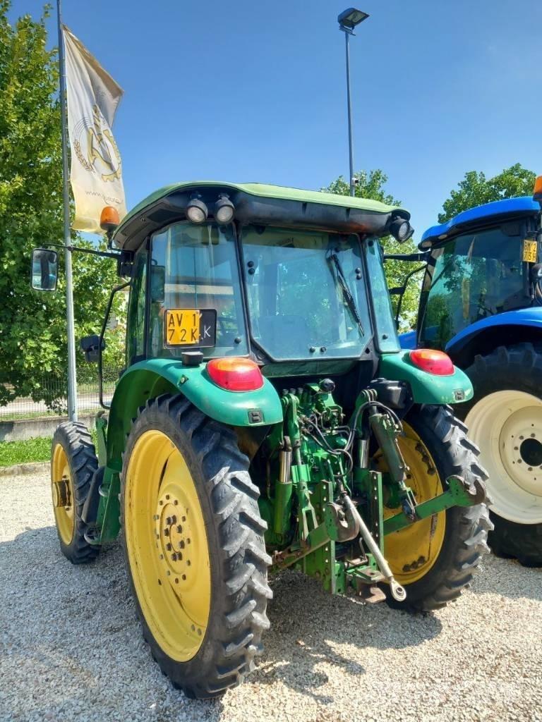 John Deere 5820 트랙터