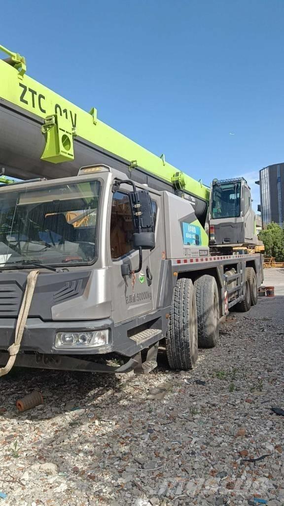 Zoomlion ZTC800 A/T 크레인