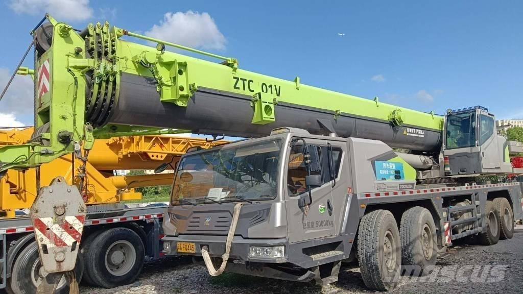 Zoomlion ZTC800 A/T 크레인
