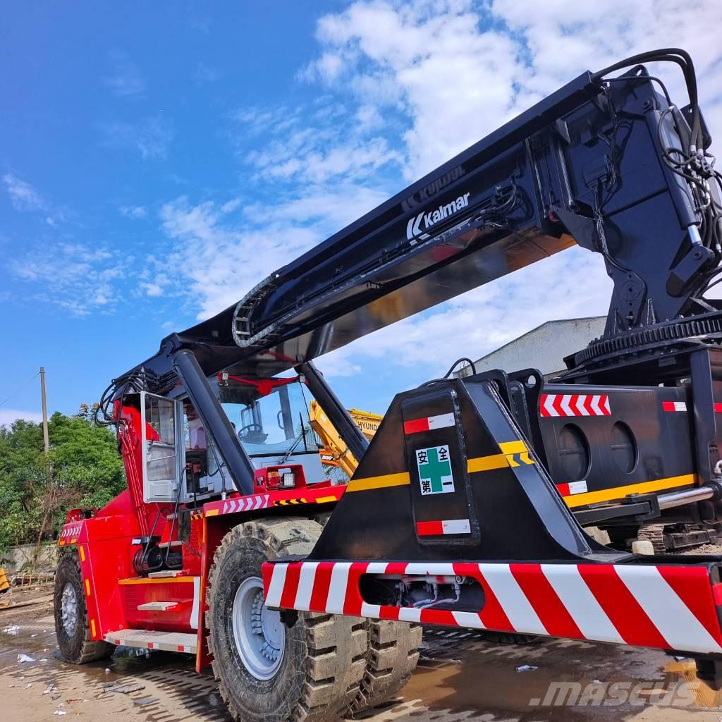 Kalmar DRF 450 리치 스태커