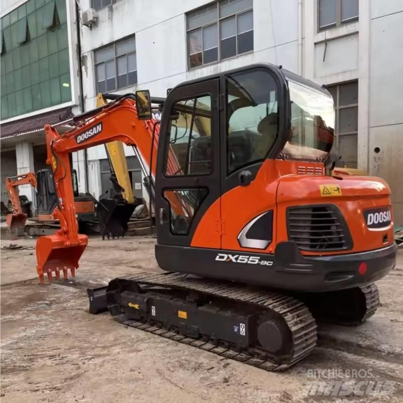Doosan DX55 대형 굴삭기 29톤 이상