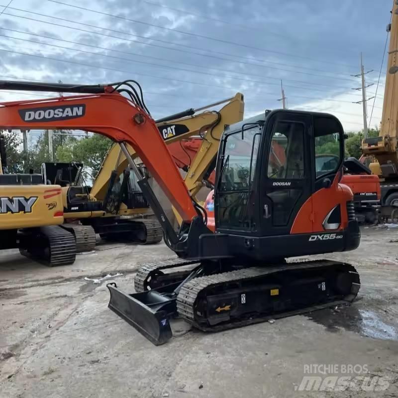 Doosan DX55 대형 굴삭기 29톤 이상