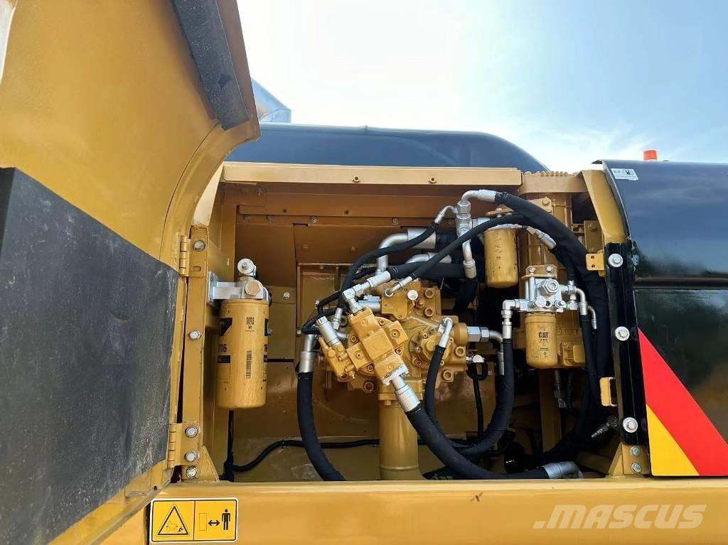 CAT 330D 대형 굴삭기 29톤 이상