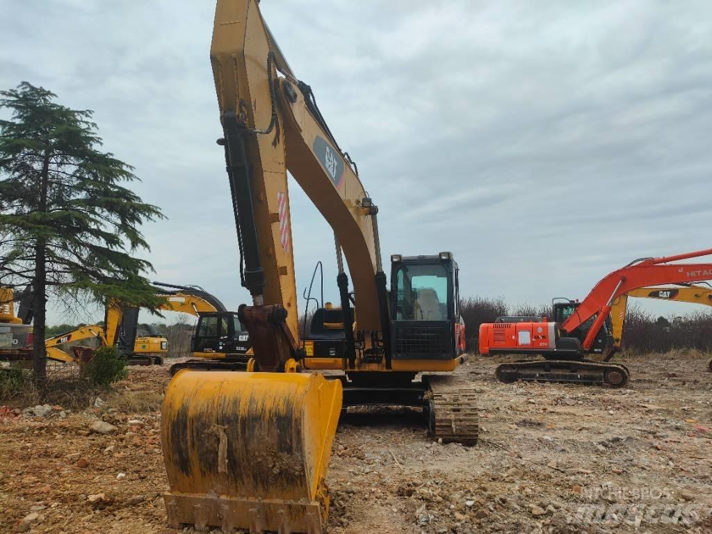 CAT 320 D 대형 굴삭기 29톤 이상