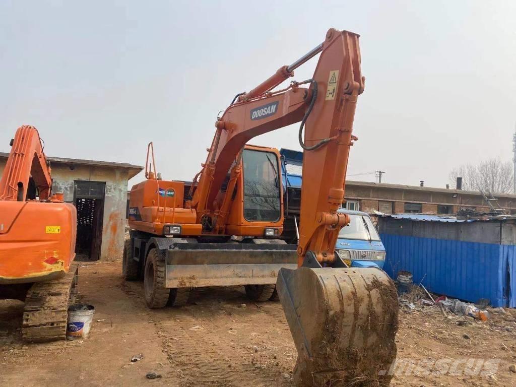 Doosan DH 150W  휠 굴삭기