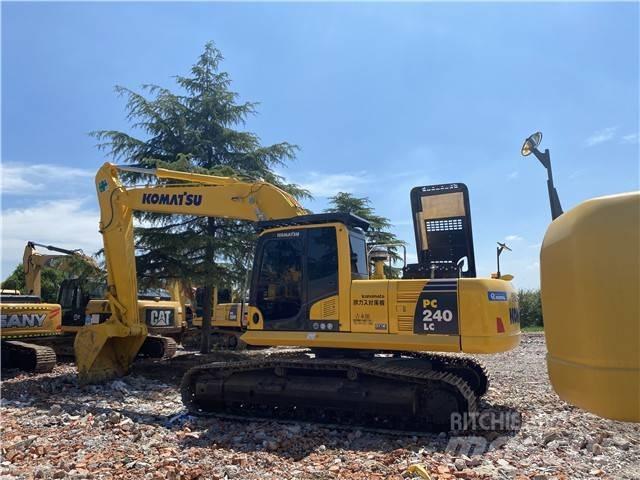 Komatsu PC240-8 대형 굴삭기 29톤 이상