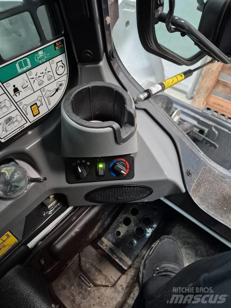 Bobcat S 590  스키드로더