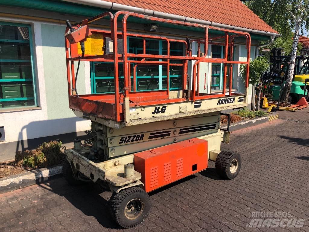 JLG CM2558    V-3343 인원/화물 앨리베이터