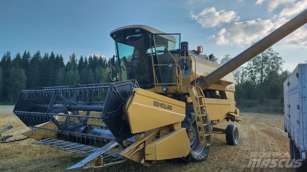 New Holland TC 54 콤바인 수확기