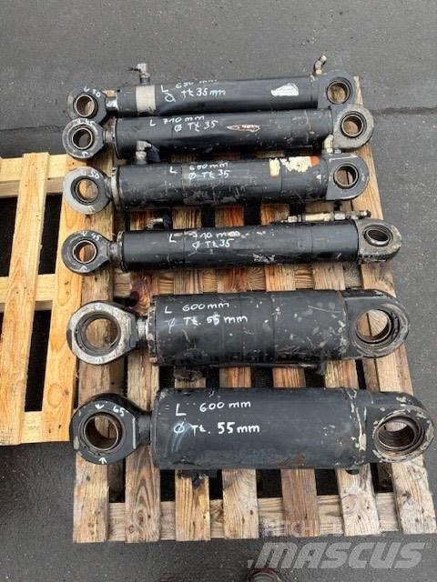Valmet 921 SIŁOWNIKI 유압식 기계